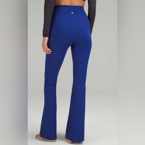 Groove Super-High-Rise Flared Pant
Nulu *Regular/Psychic🤎